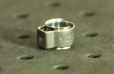 Opaska zaciskowa z wewnętrznym pierścieniem (wkładką) 7-8,5mm szer.7,4mm, nr ref. 9.0