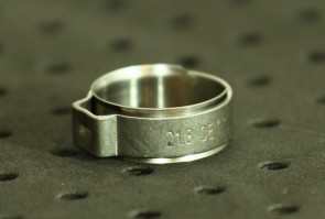 Opaska zaciskowa z wewnętrznym pierścieniem (wkładką) 18,8-21,1mm szer.9,2mm, nr ref. 21.8