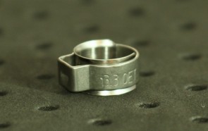 Opaska zaciskowa z wewnętrznym pierścieniem (wkładką) 10,6-12,6mm szer.8,2mm, nr ref. 13.3