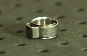 Opaska zaciskowa z wewnętrznym pierścieniem (wkładką) 10,3-12,3mm szer.7,4mm, nr ref. 12.8